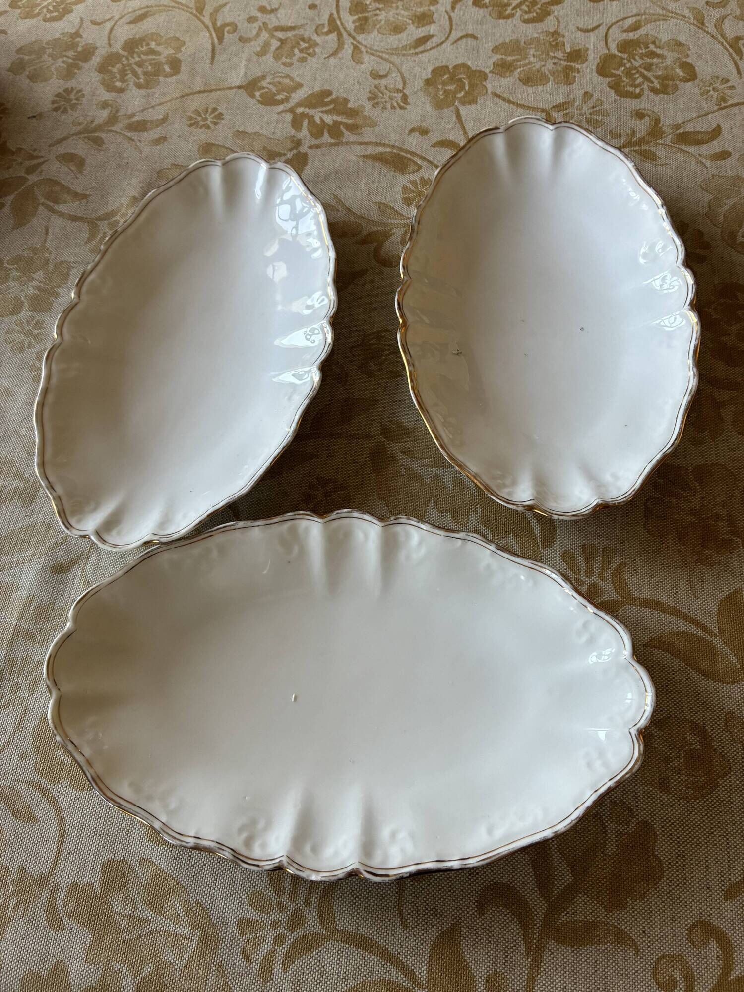 Service ancien de table en porcelaine de Limoges