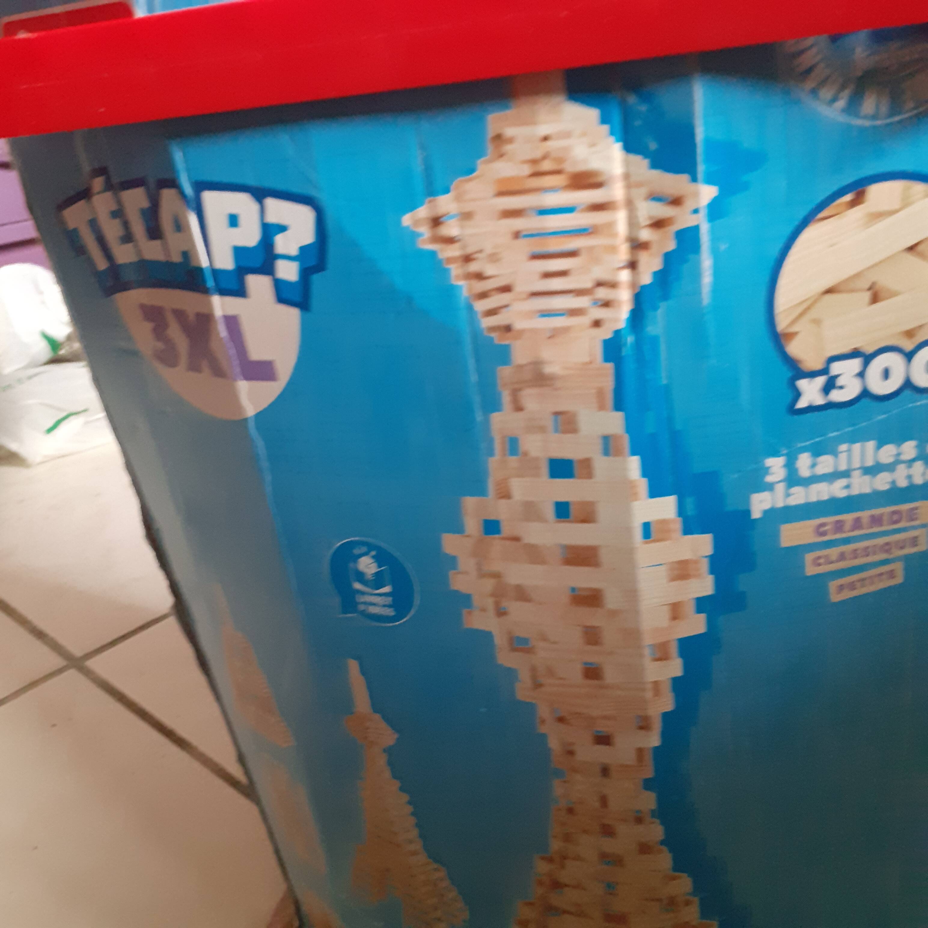 Jeujura.3xl. wooden boards.