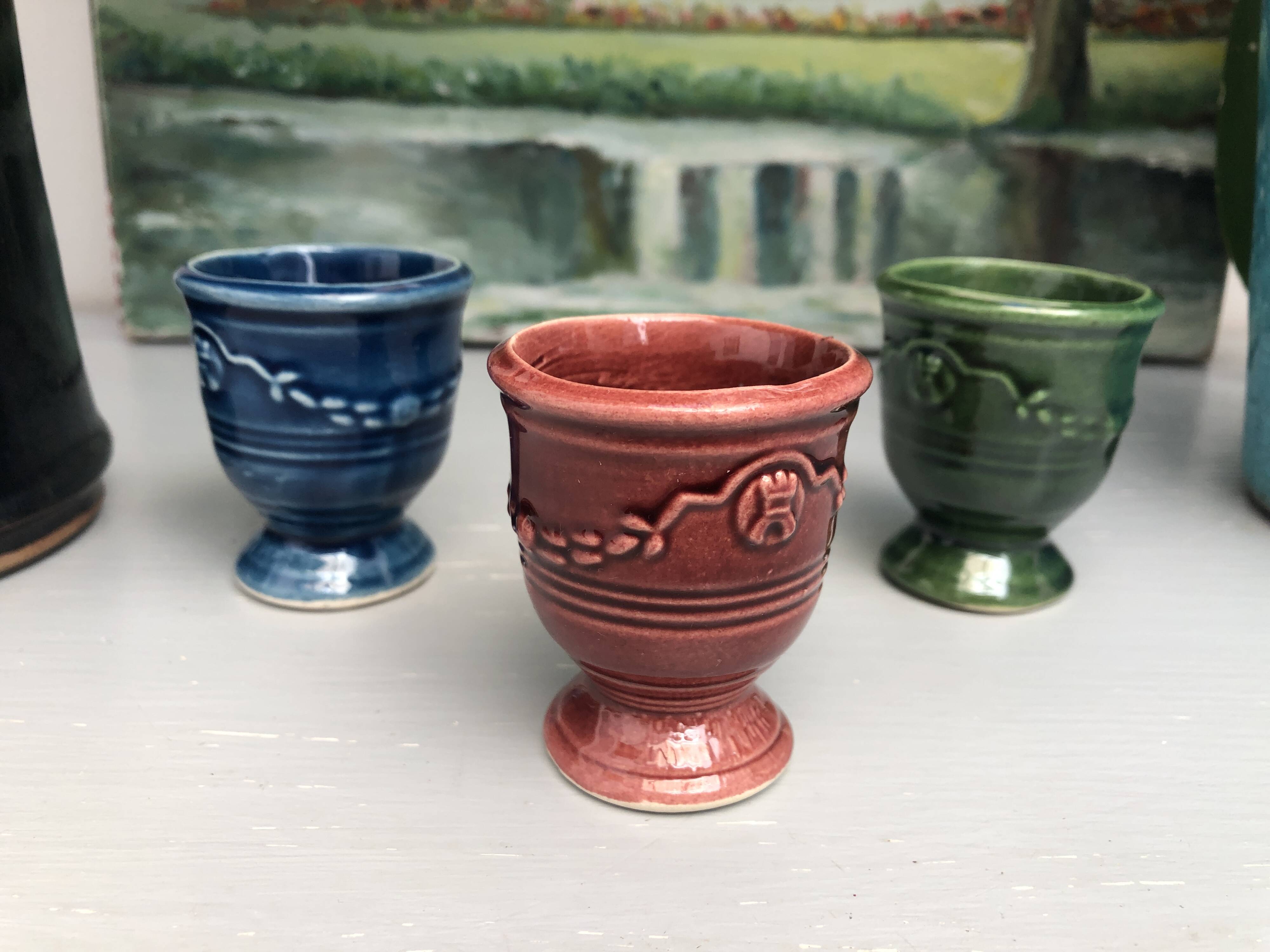 3 egg cups anduze vase
