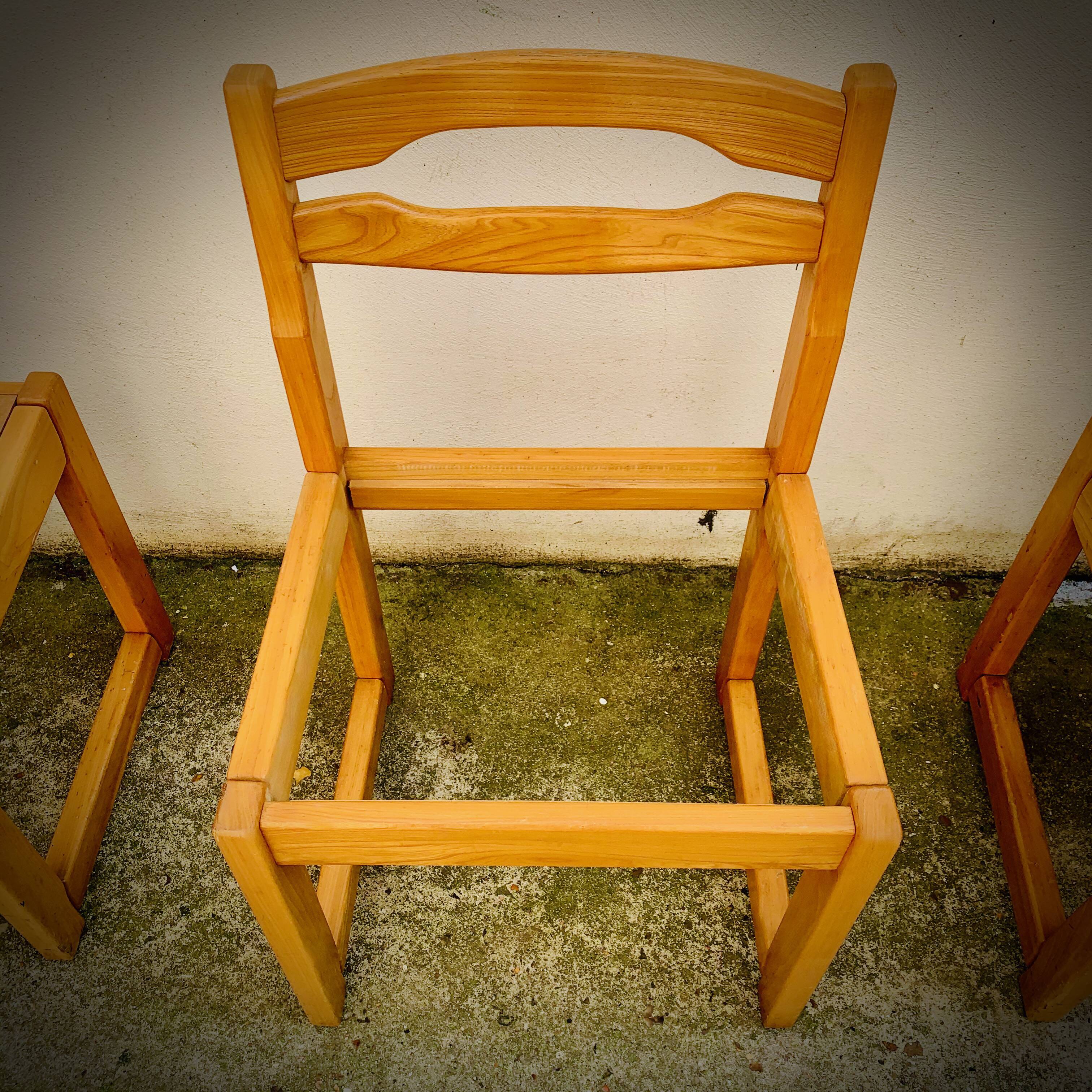 Set of 4 vintage elm chairs - large straw seat 1970