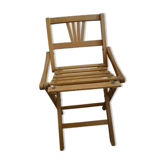 Folding wooden chair