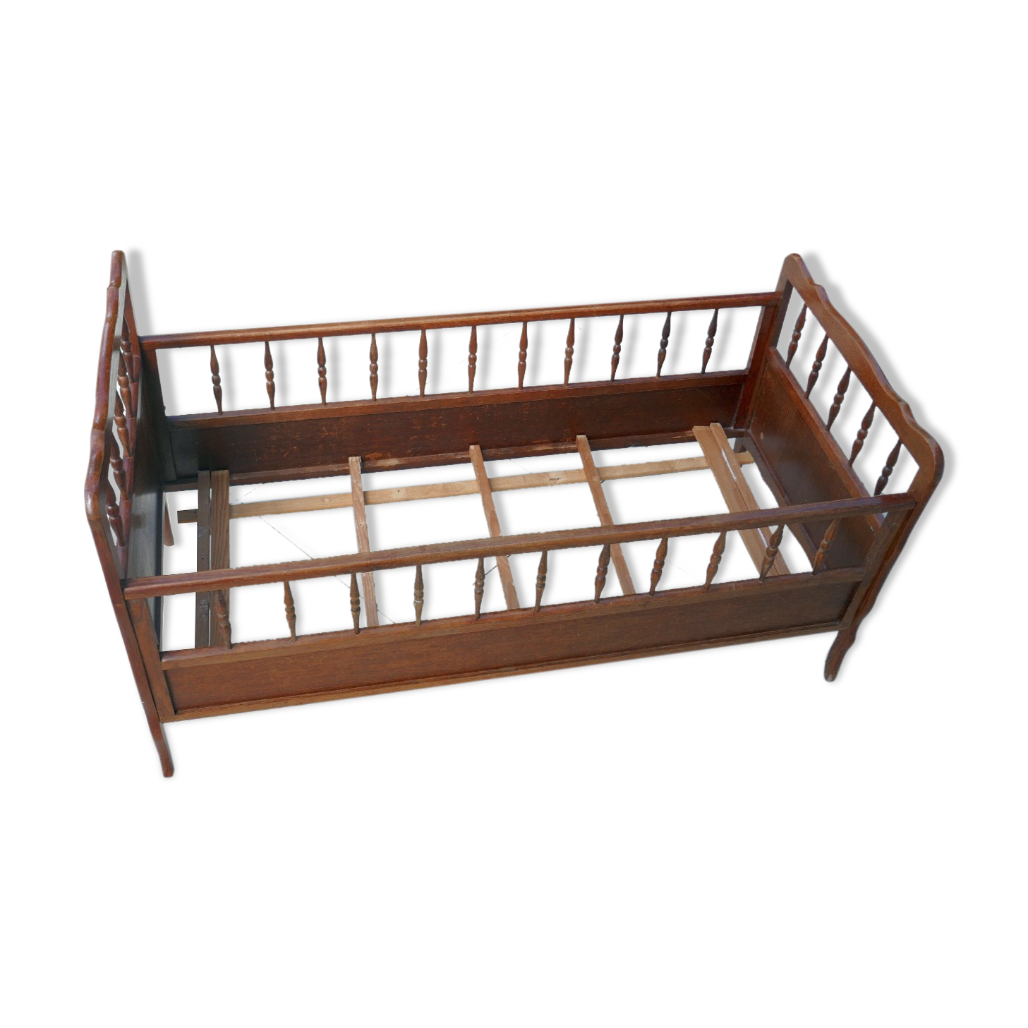 Old wooden child/baby bed