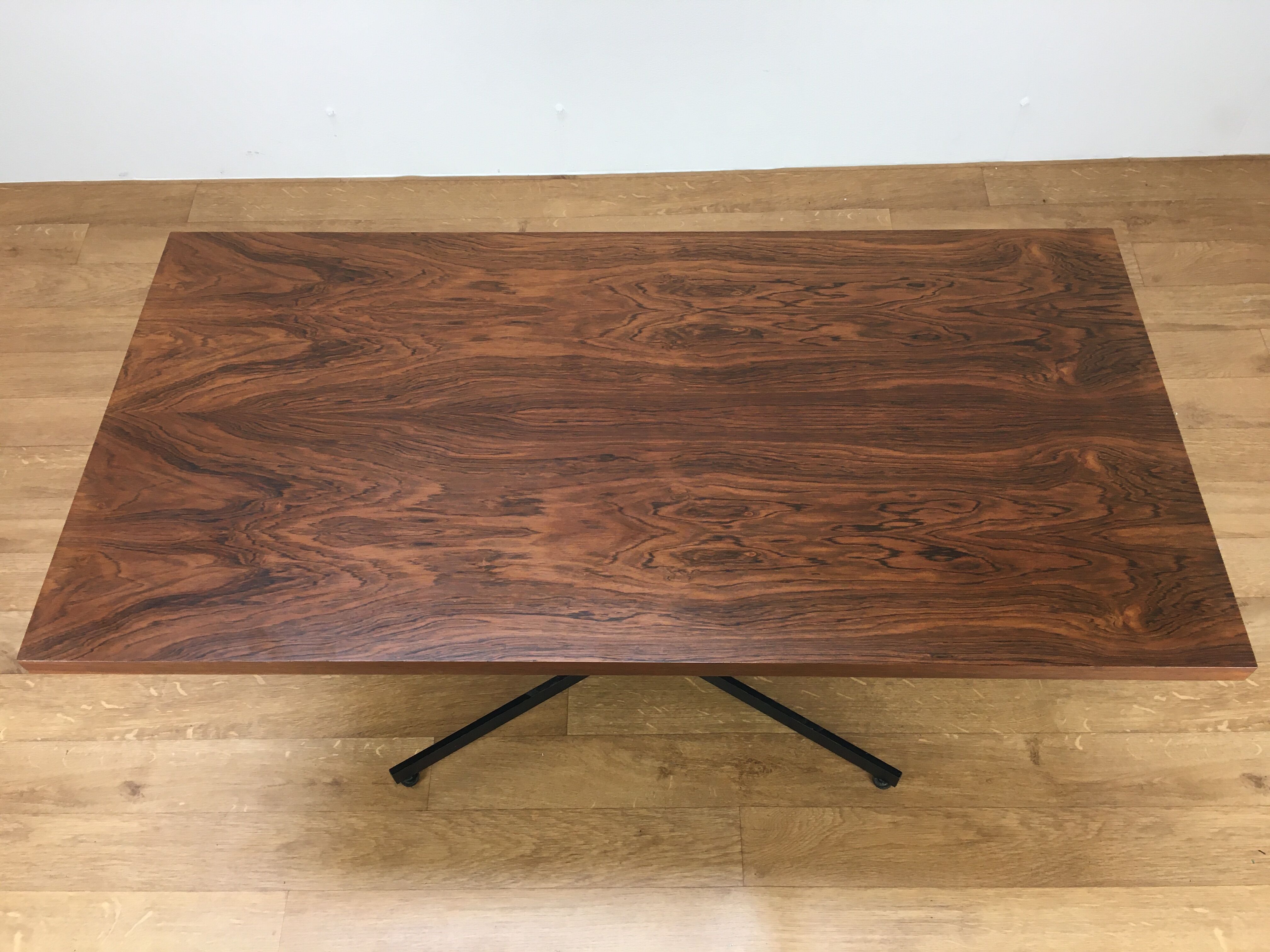 Coffee table goes up and down Ilse rosewood, modular
