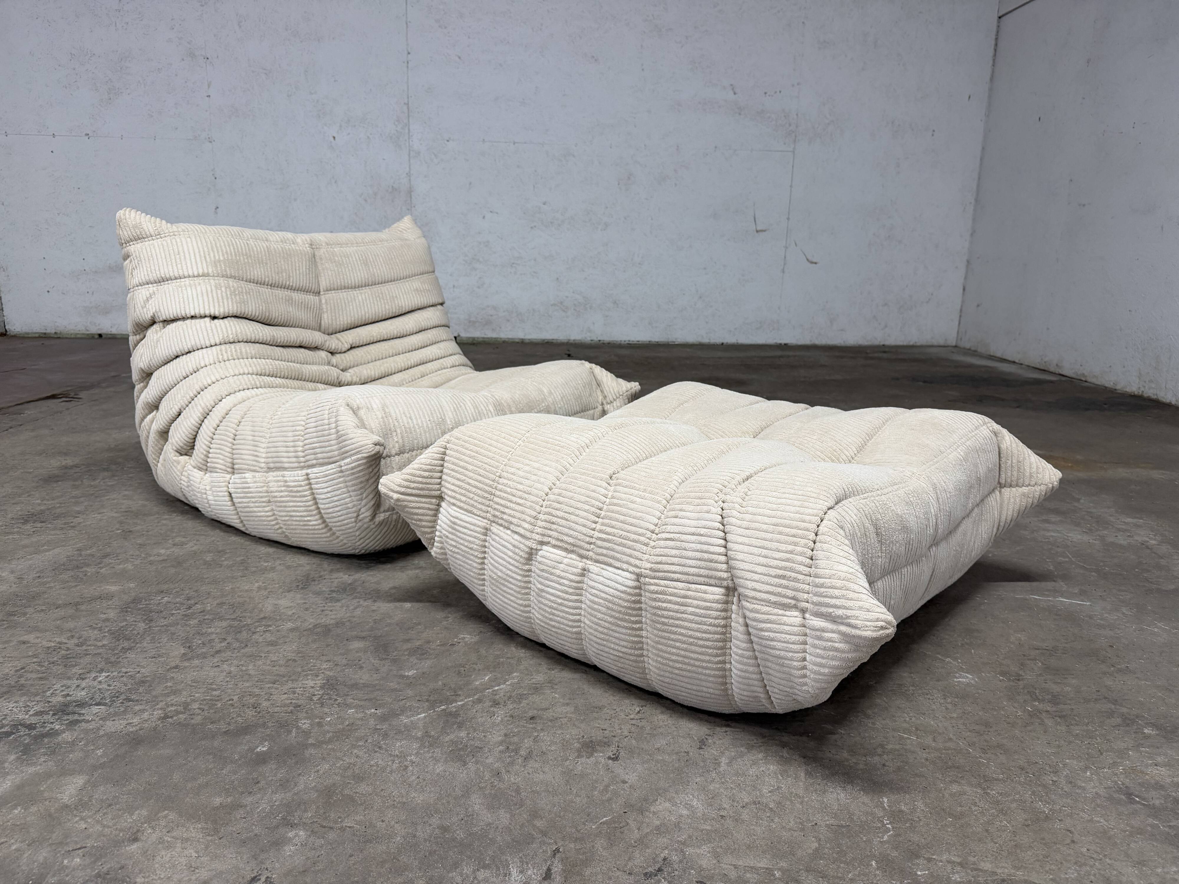 Ligne Roset Togo 1-seater in pouf in Beige Corduroy 10/10