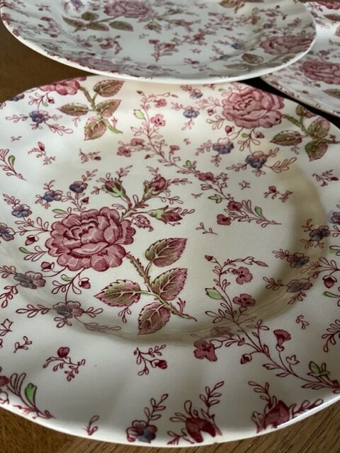 Set of 4 flat plates Johnson Bros "Rose Chintz"