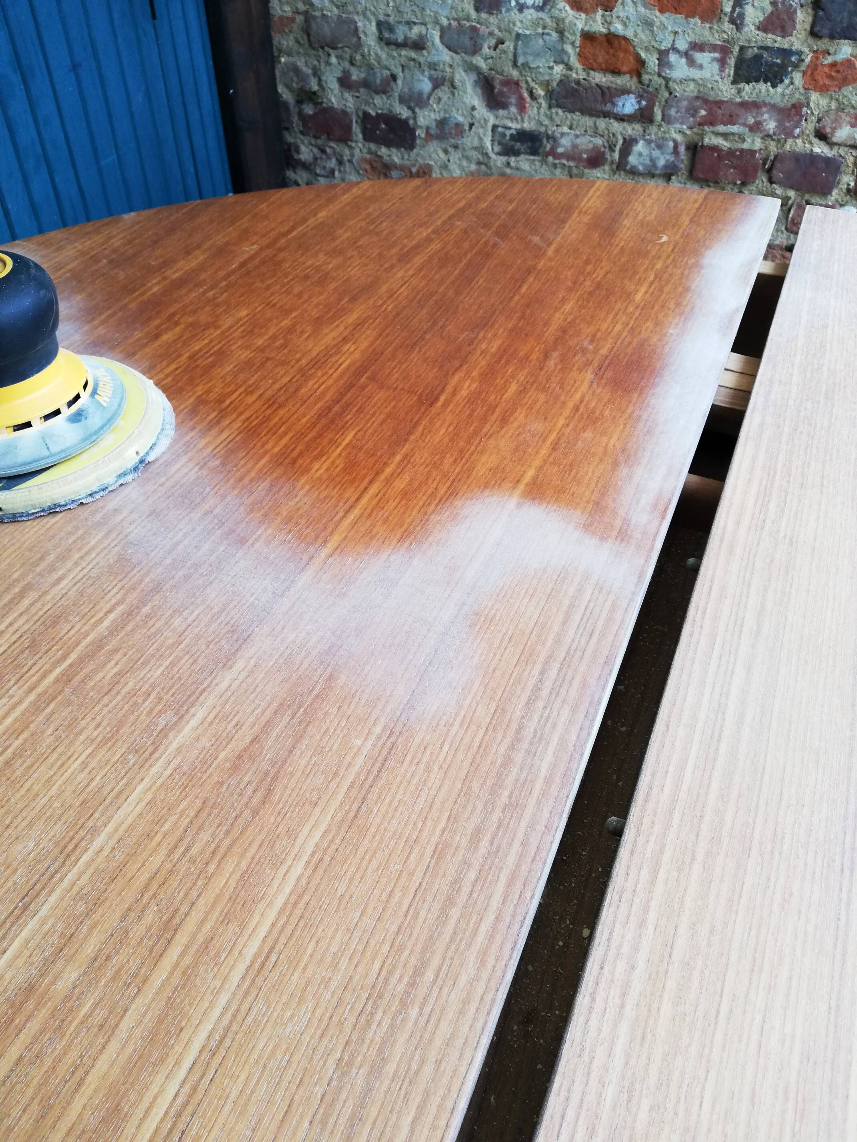 Scandinavian Extendable Roundtable