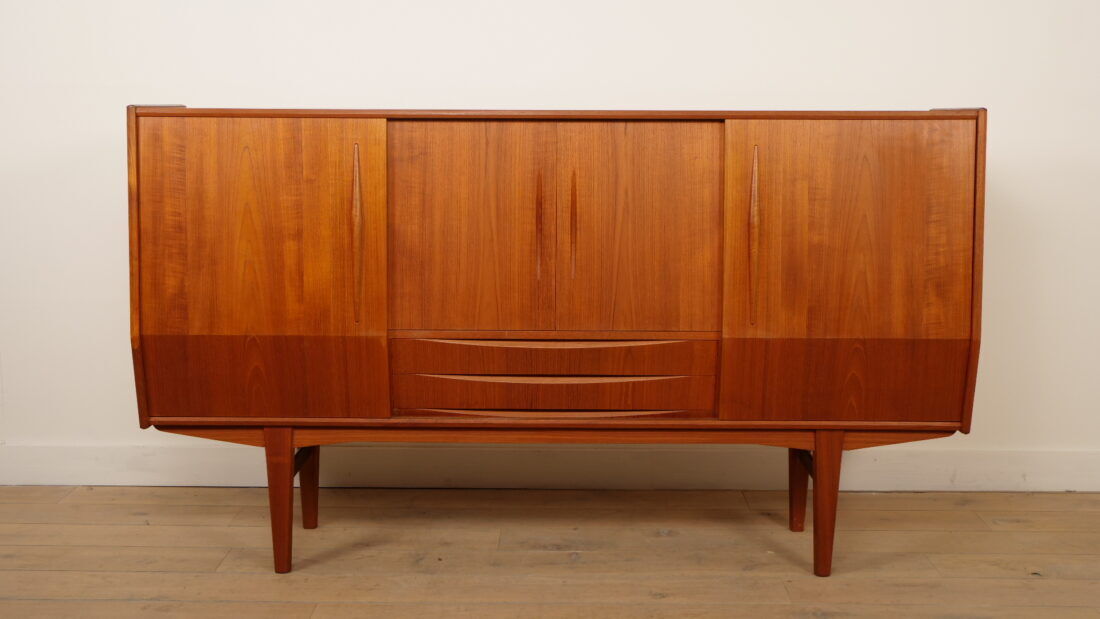 Buffet en teck, années 1960