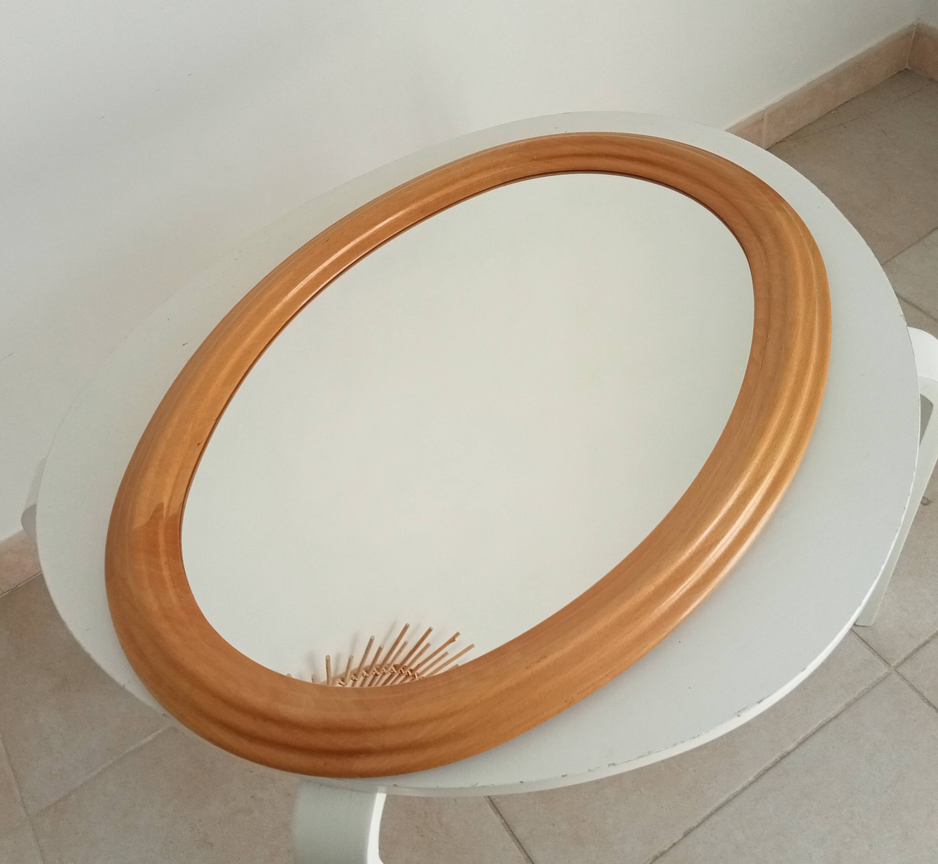 Vintage oval mirror in beech from the 70s/80s.