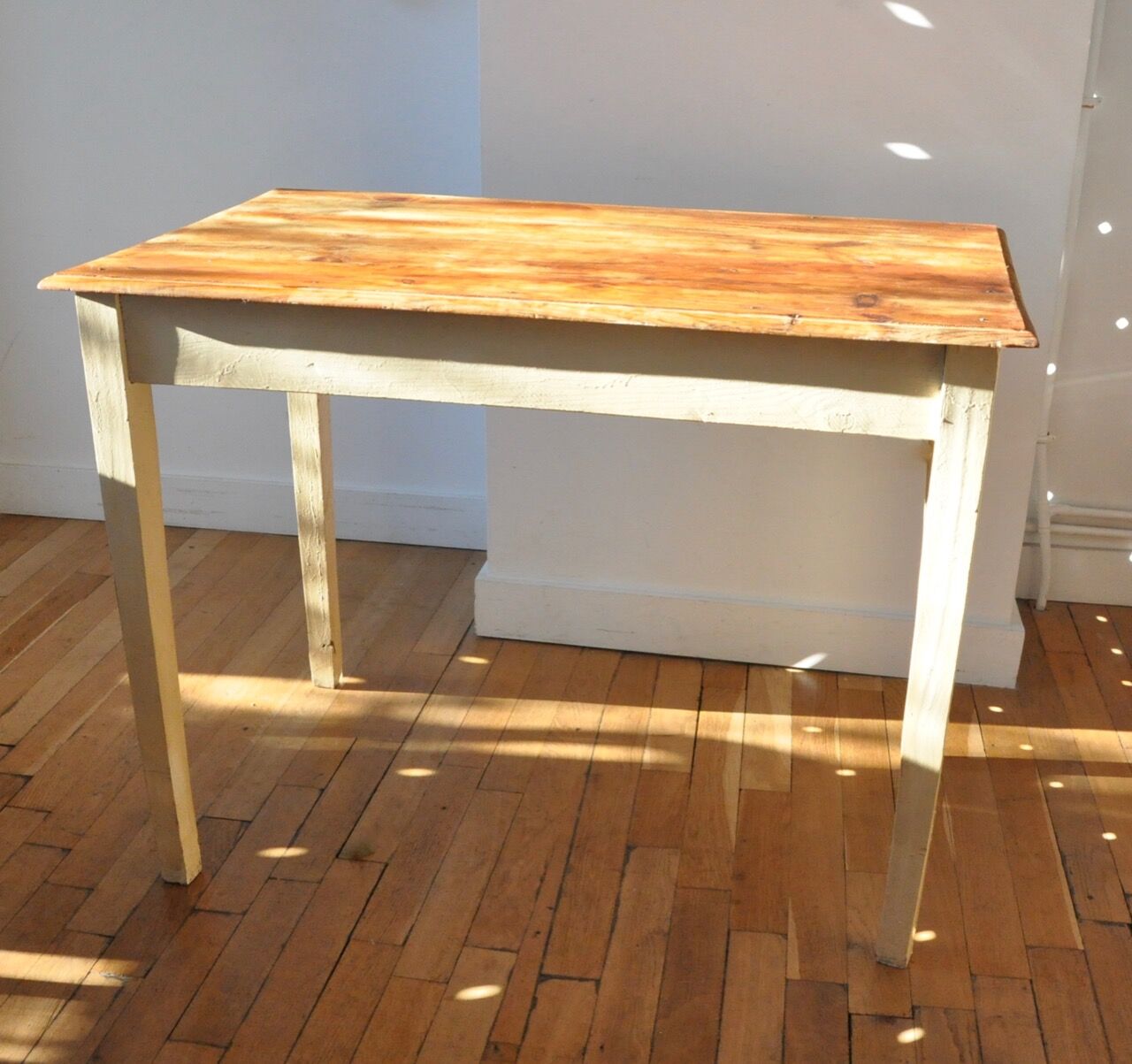 Farm table