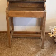 Pupitre d’écolier ancien en bois massif brut - bureau