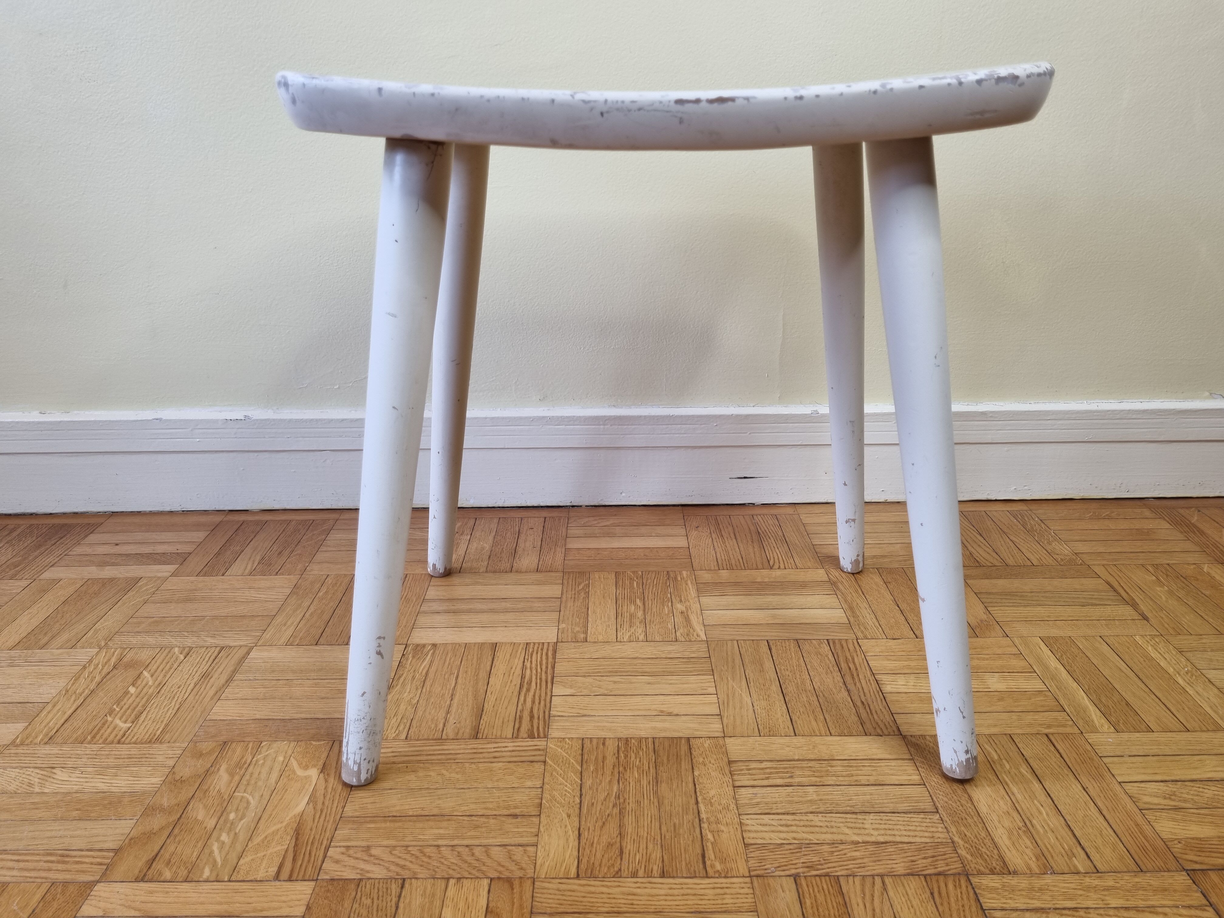 Stool "Pagoda" in solid wood, vintage