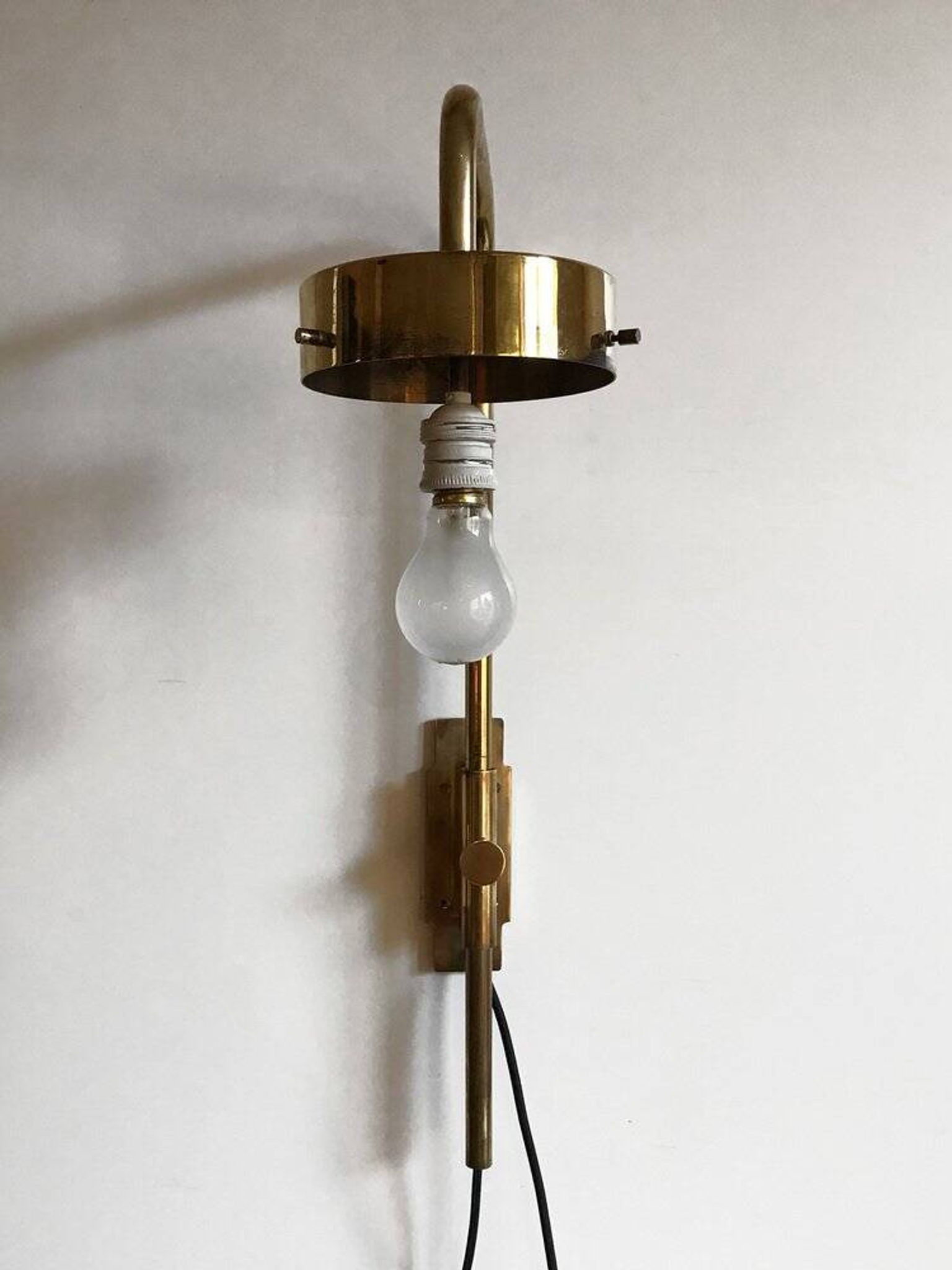 Grand appliqué italien Delta par Sergio Mazza pour Artemide, années 1960.