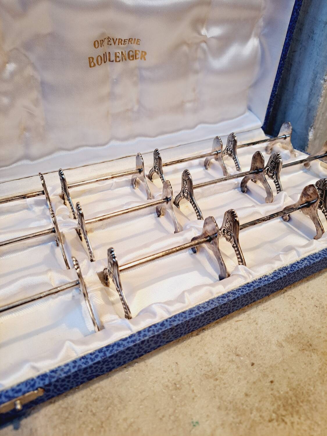 Boulnger 12-piece silver-plated knife holder set