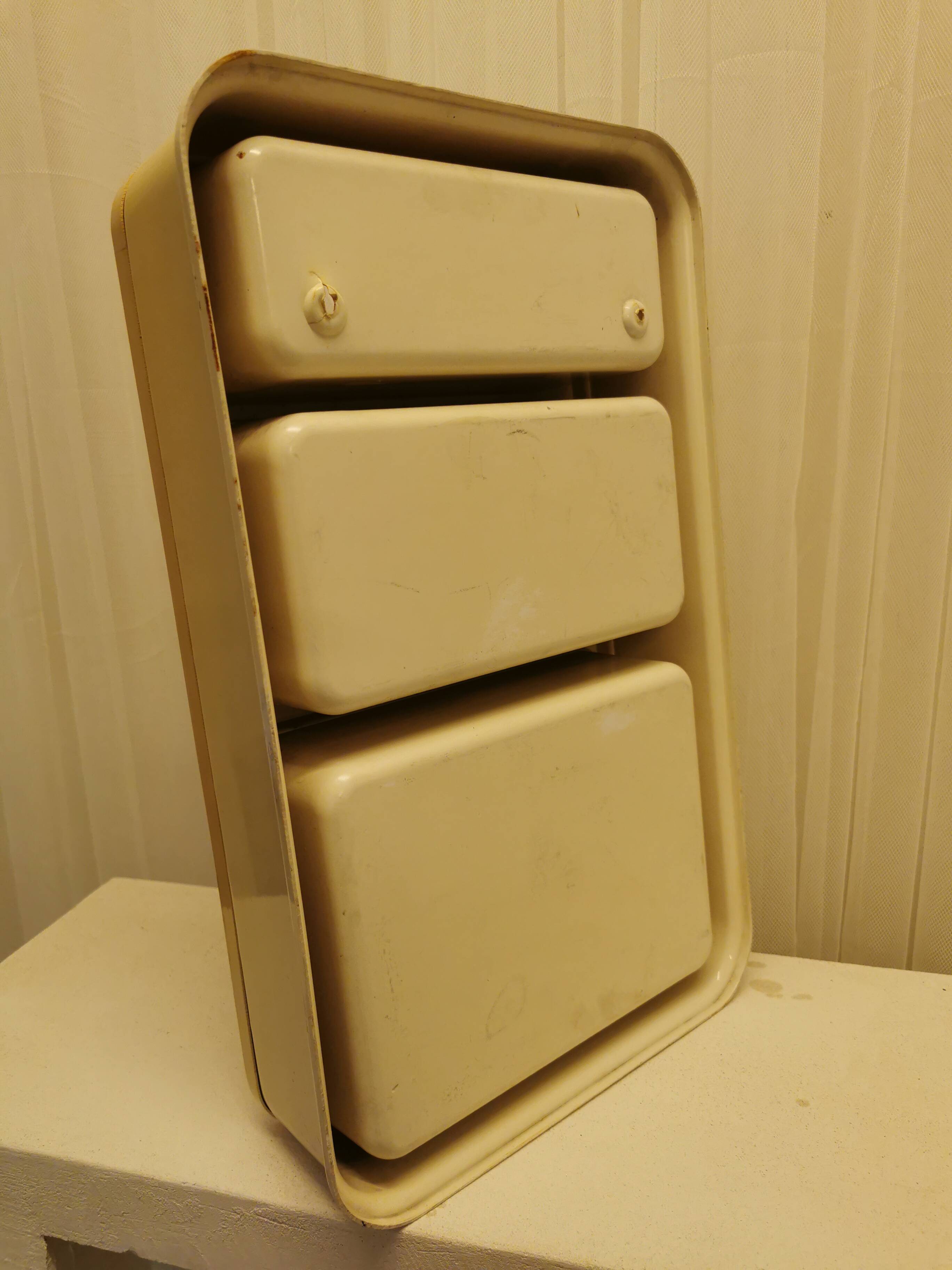 Wall-mounted plastic wall shelf