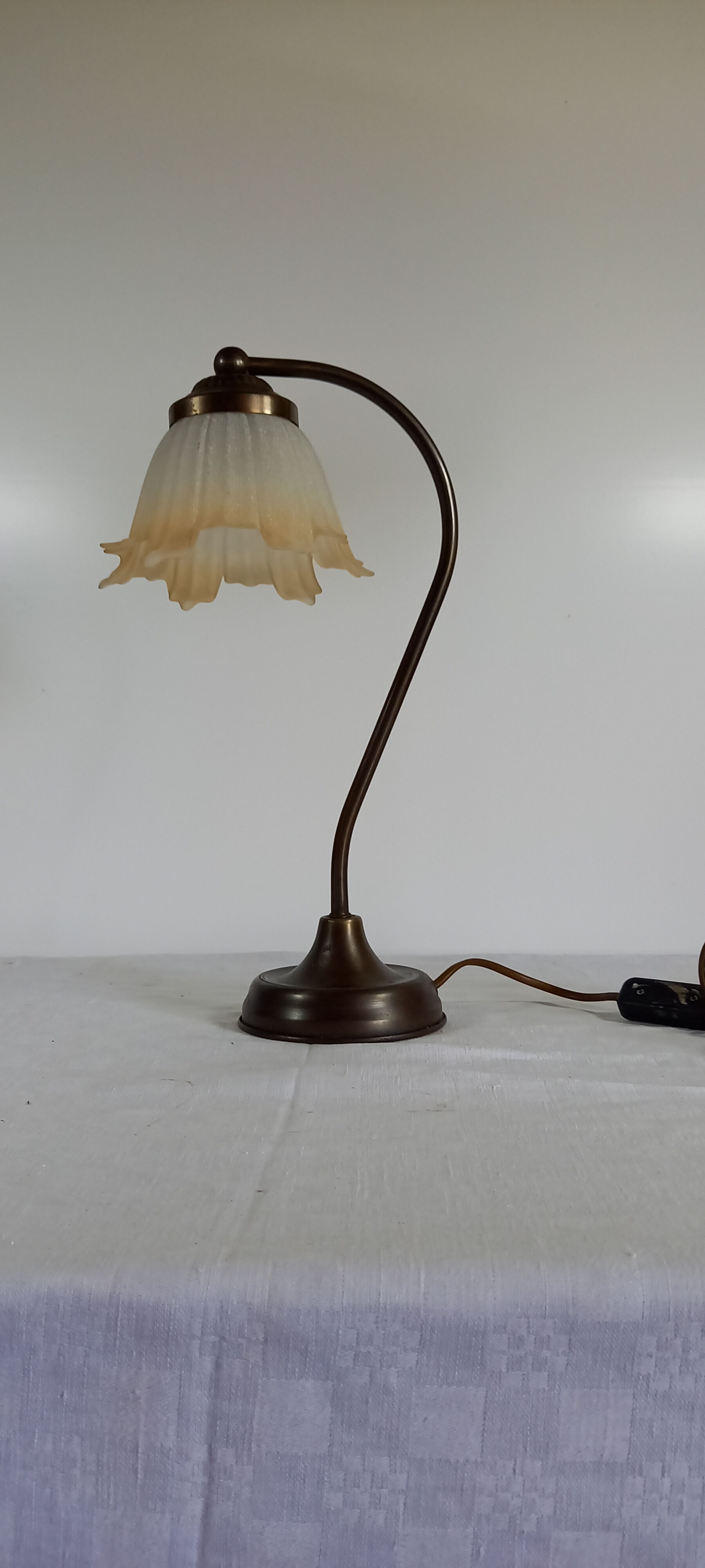 Vintage "tulip" lamp