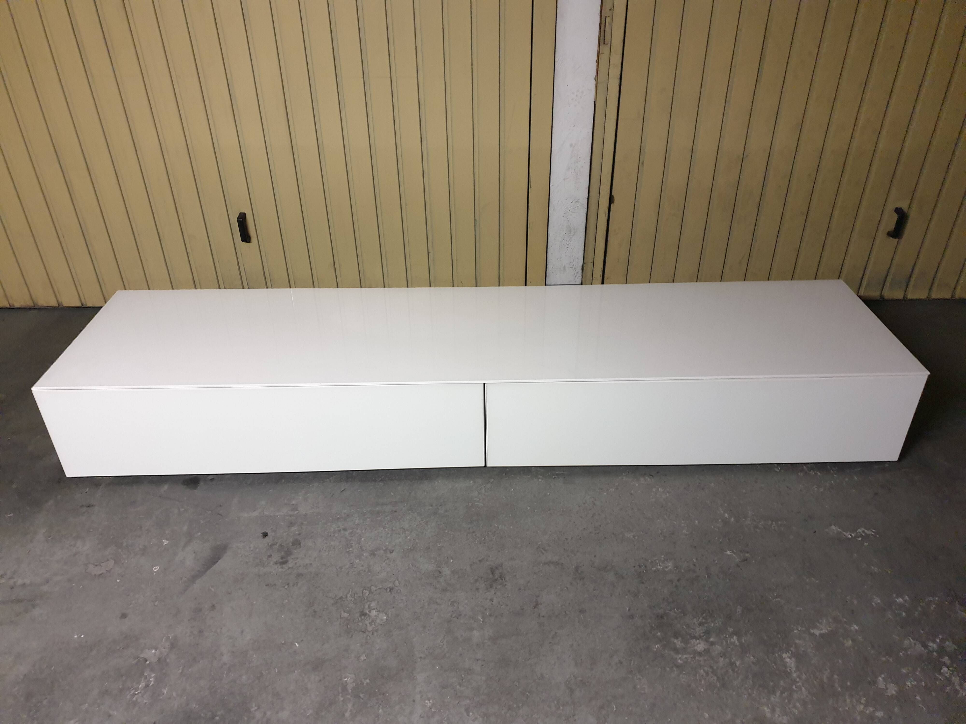 Low sideboard Lago white lacquered 2000