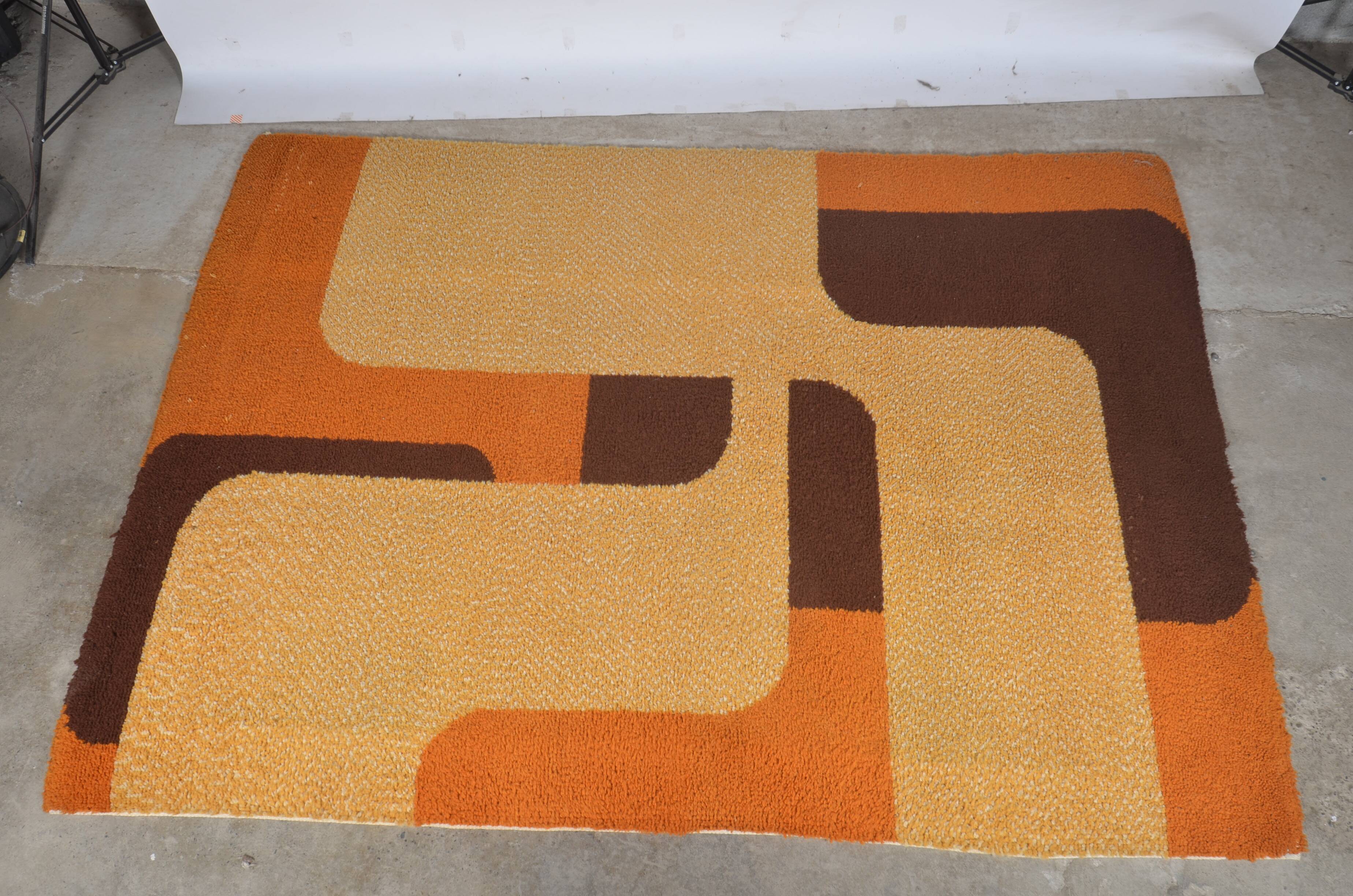 Vintage space age rug 1970