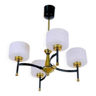 Maison Arlus, Lustre milieu de siècle, laiton et Opaline, France 1950