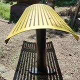 Banc vintage en métal jaune