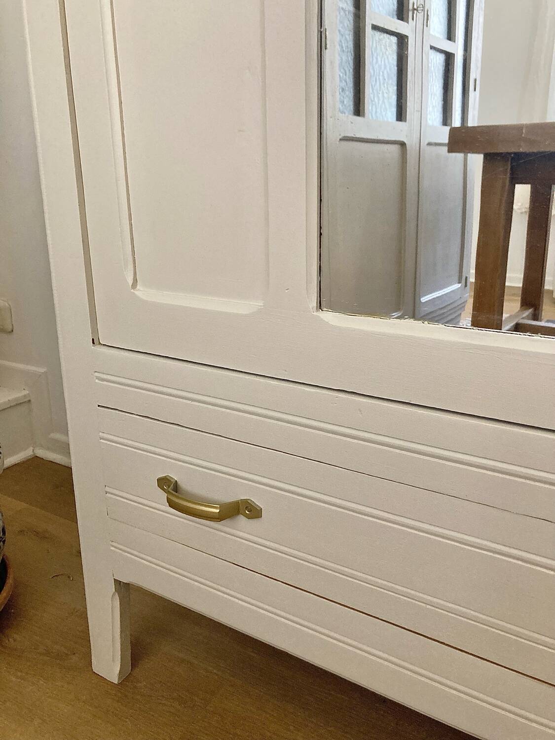 Small Parisian wardrobe