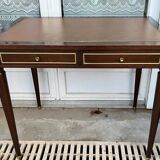 Petit bureau en bois