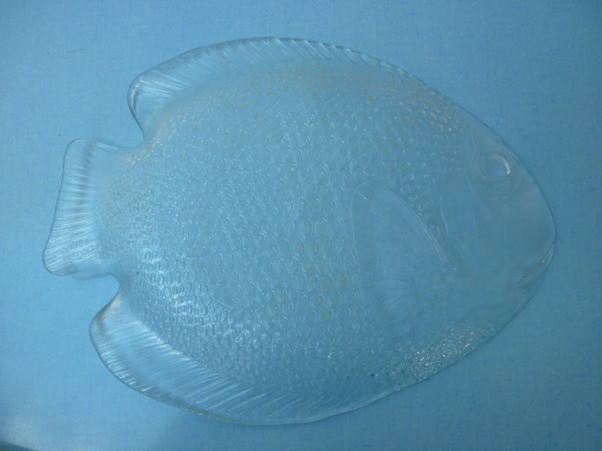 Arcoroc glass fish platter