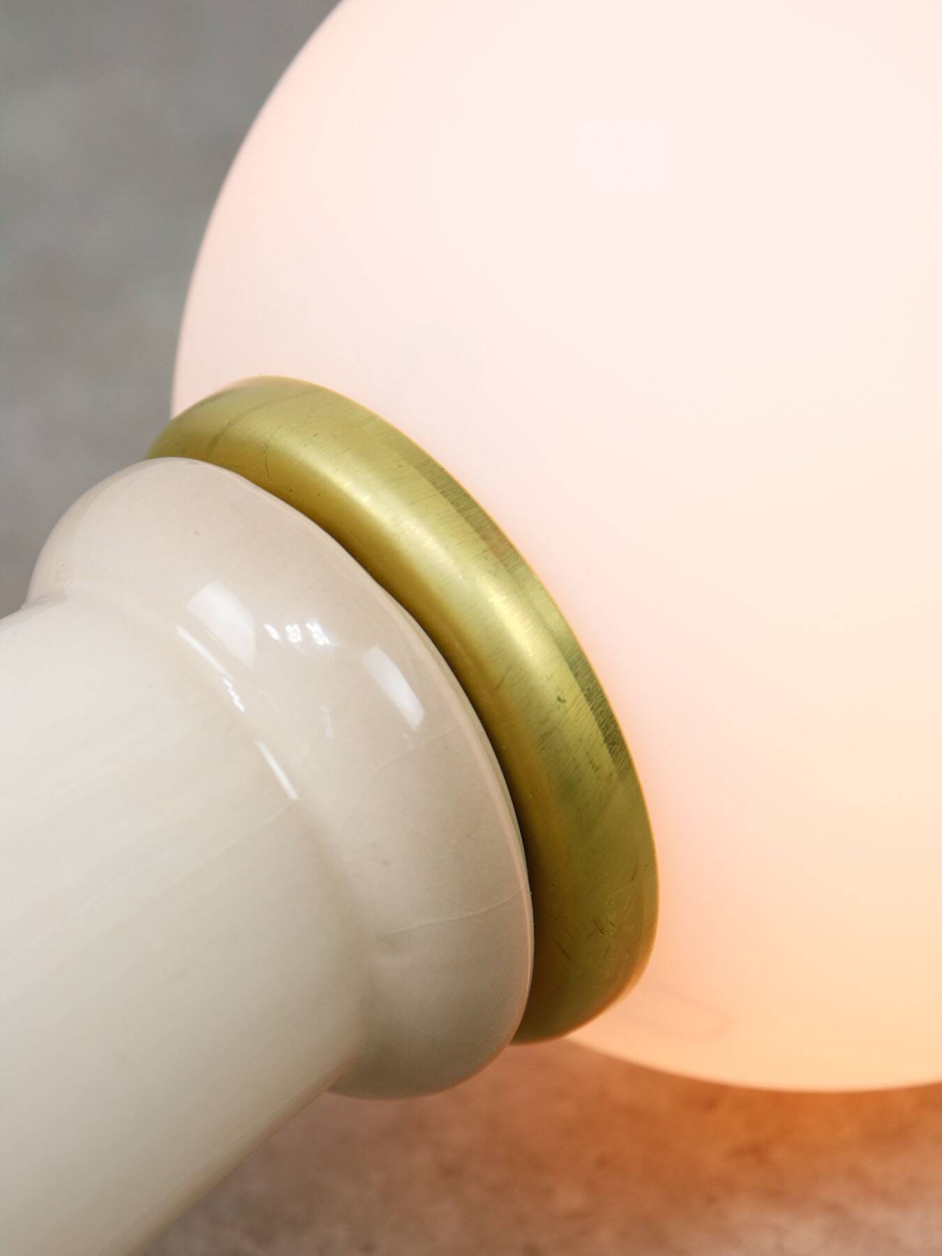 Mid-century Italian Floral Table Lamp in Ceramic and Opaline