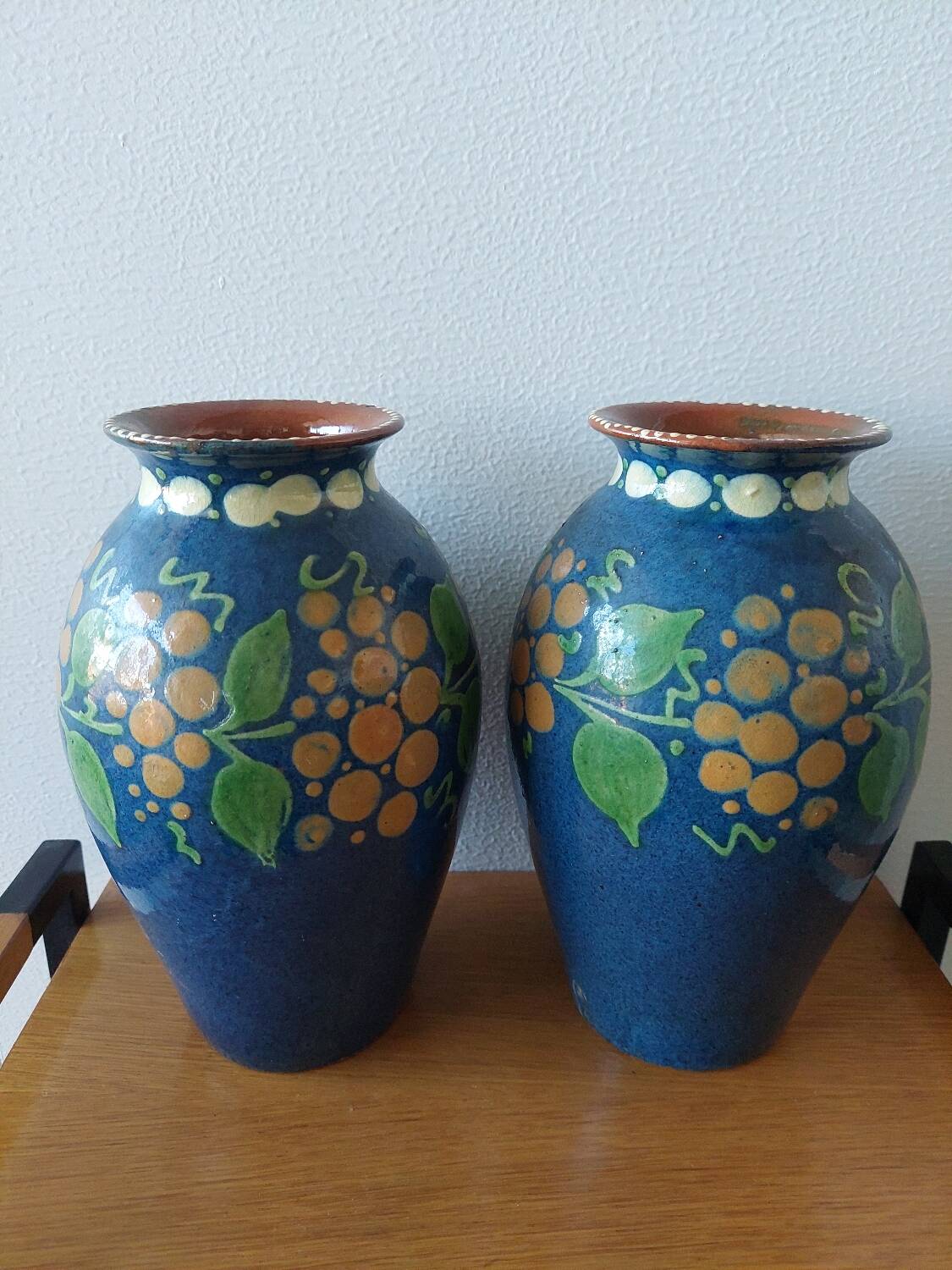 Pair of Primavera vases in blue ceramic with plant decoration 1920-1930