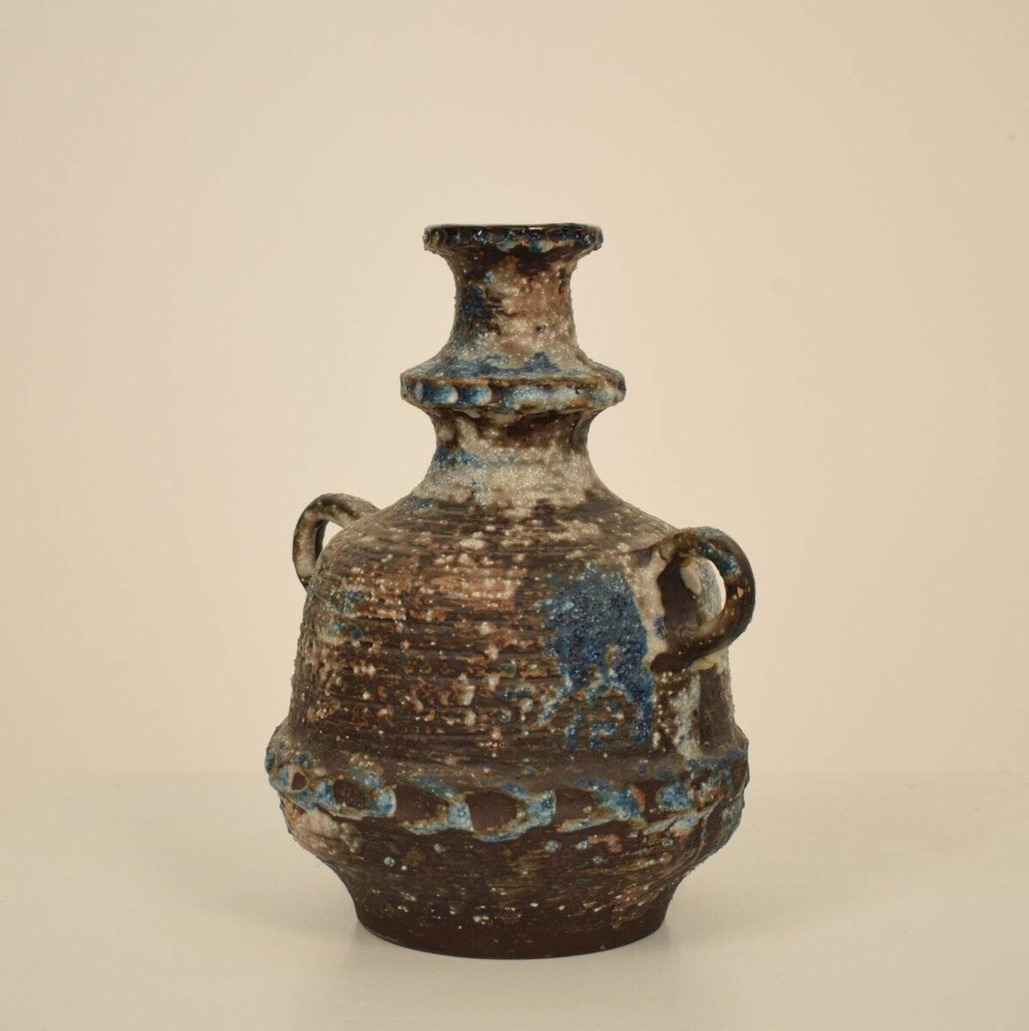 Vase amphore en céramique bleue, brune, verte et blanche, années 1970