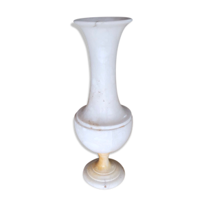 Vase en albâtre
