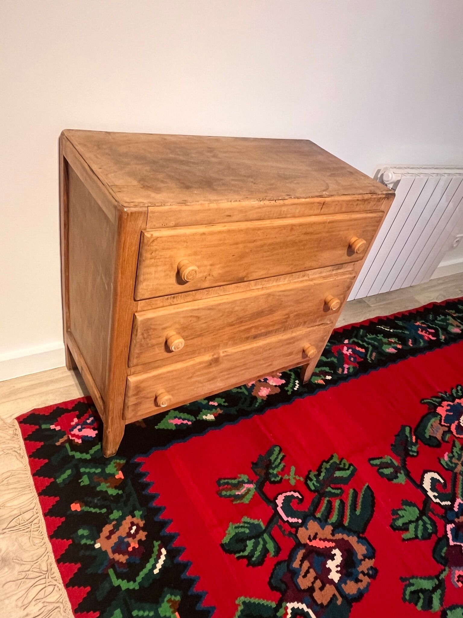 Chest of drawers