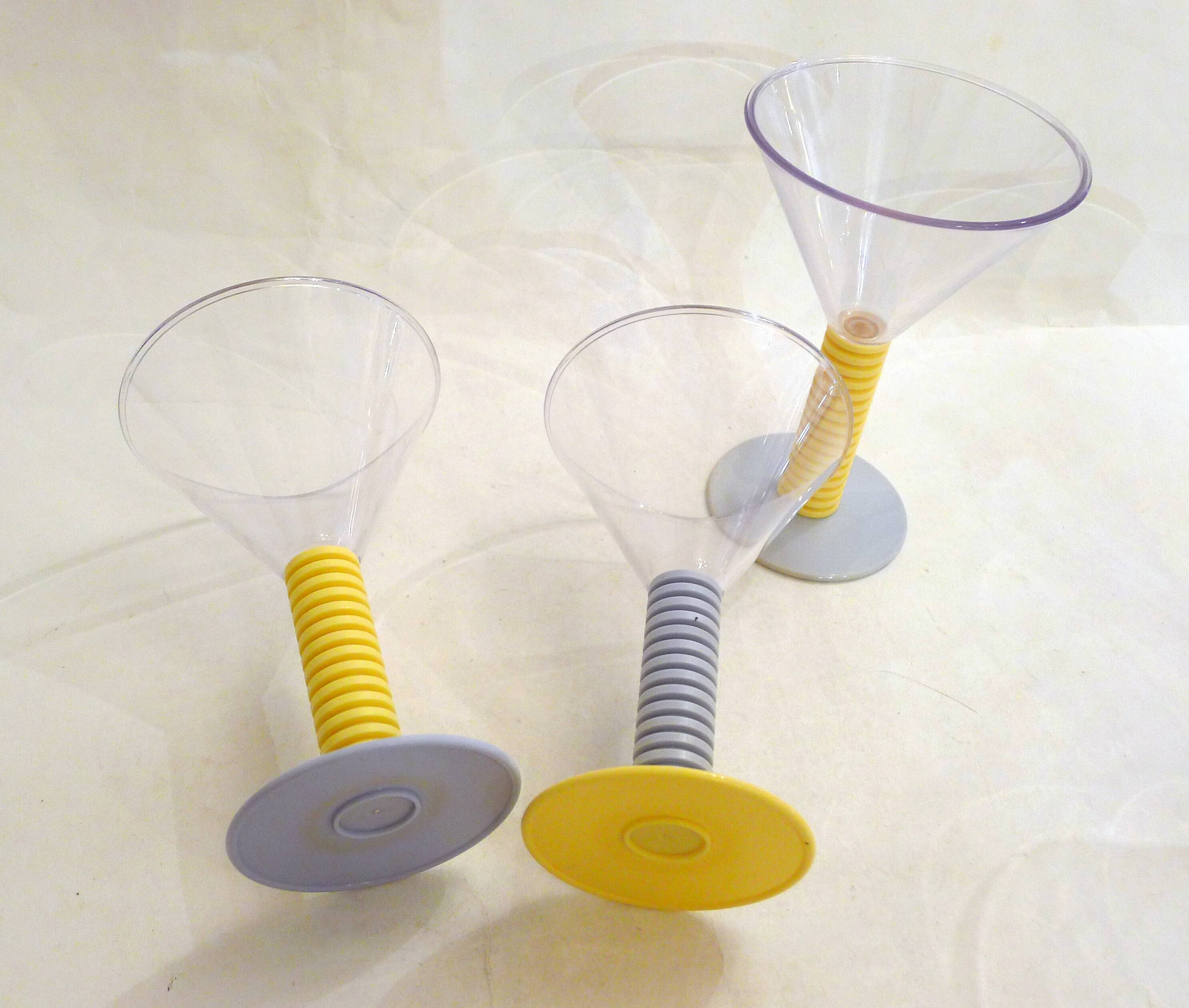 Set de 6 verres à cocktail 1980' sur pied bicolore