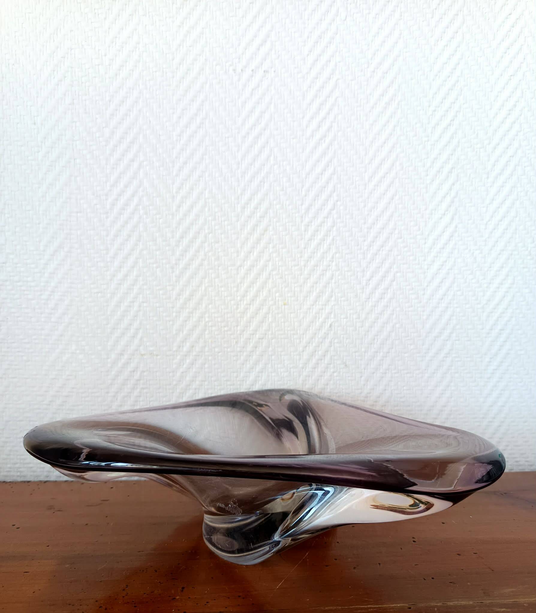 Cendrier ou vide proche en verre épais vintage, dans le style des créations