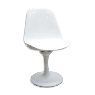Vintage swivel tulip chair