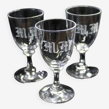Set of 3 engraved crystal liqueur glasses on foot - monogram mm - 1920/1930 certified