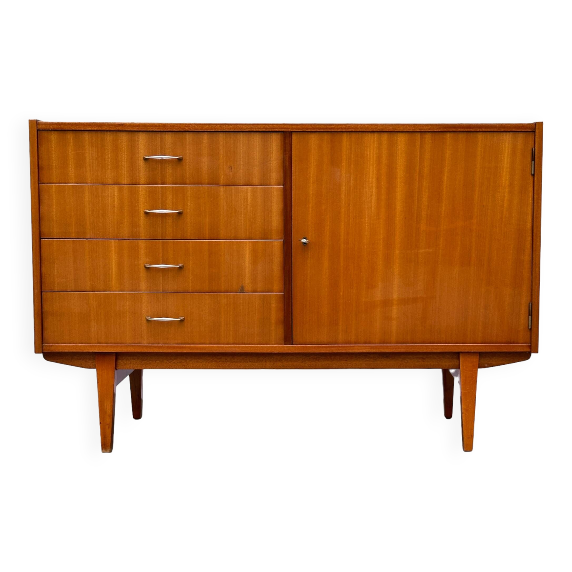 Violetta 1039 postmodernist chest of drawers, designed by original Lesniewski, preserved in excellent condition.
