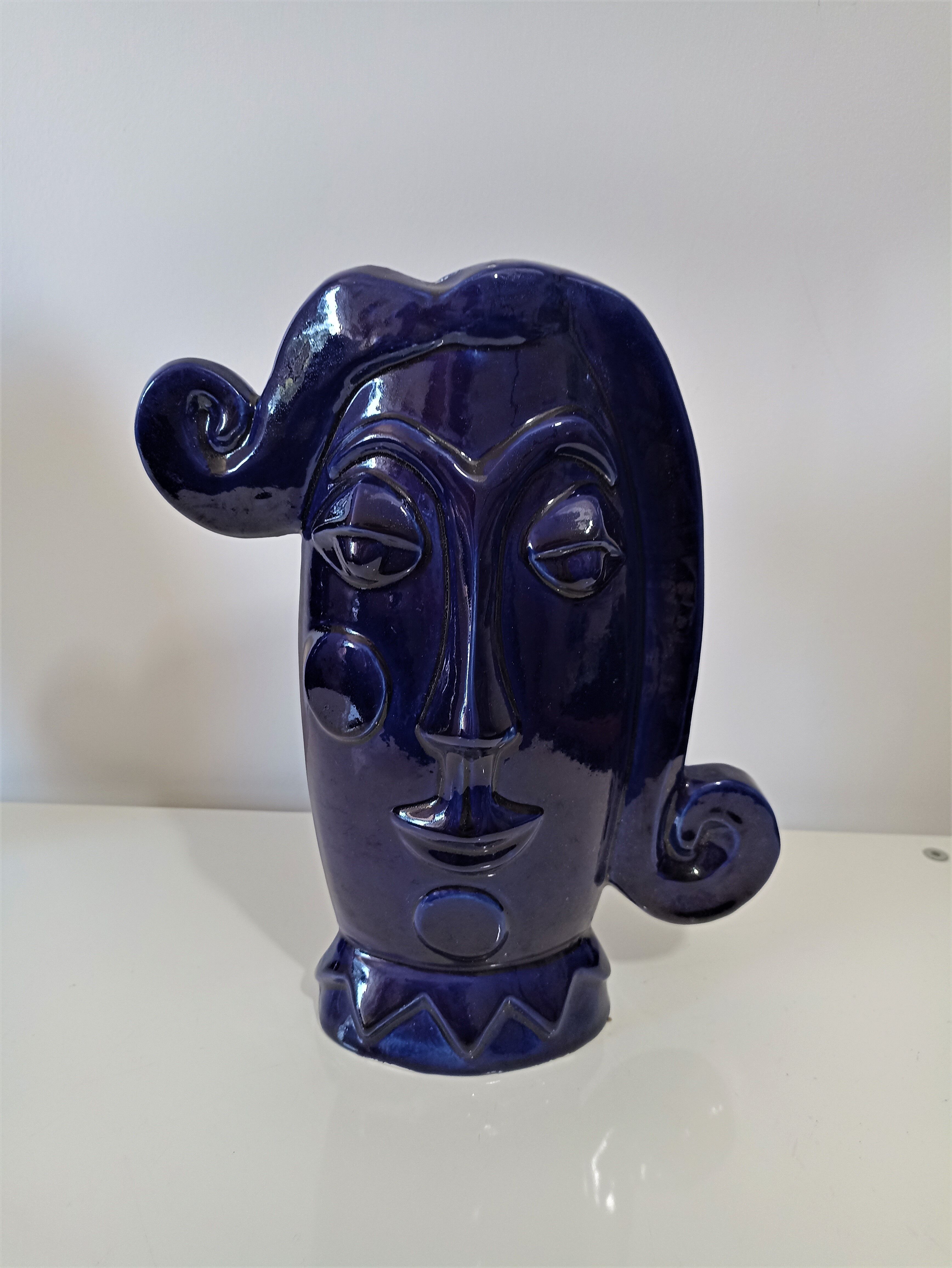 Vase face glazed earthenware blue design XXe Sandra Corina Paris