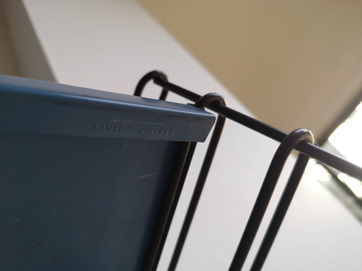 Tomado Holland vintage string wall shelf blue, white, red