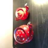 Enamelled teapots