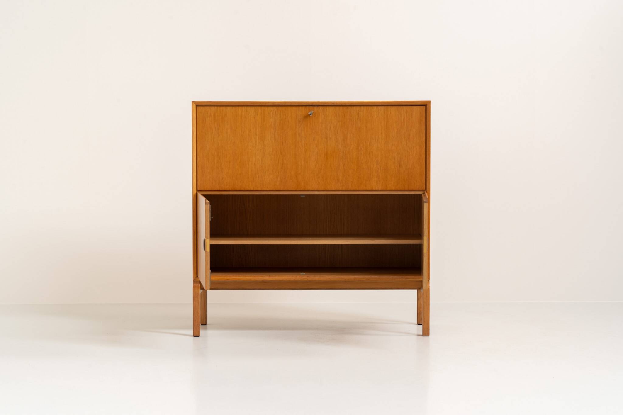 Première édition du cabinet MTP par Marian Grabinski pour IKEA