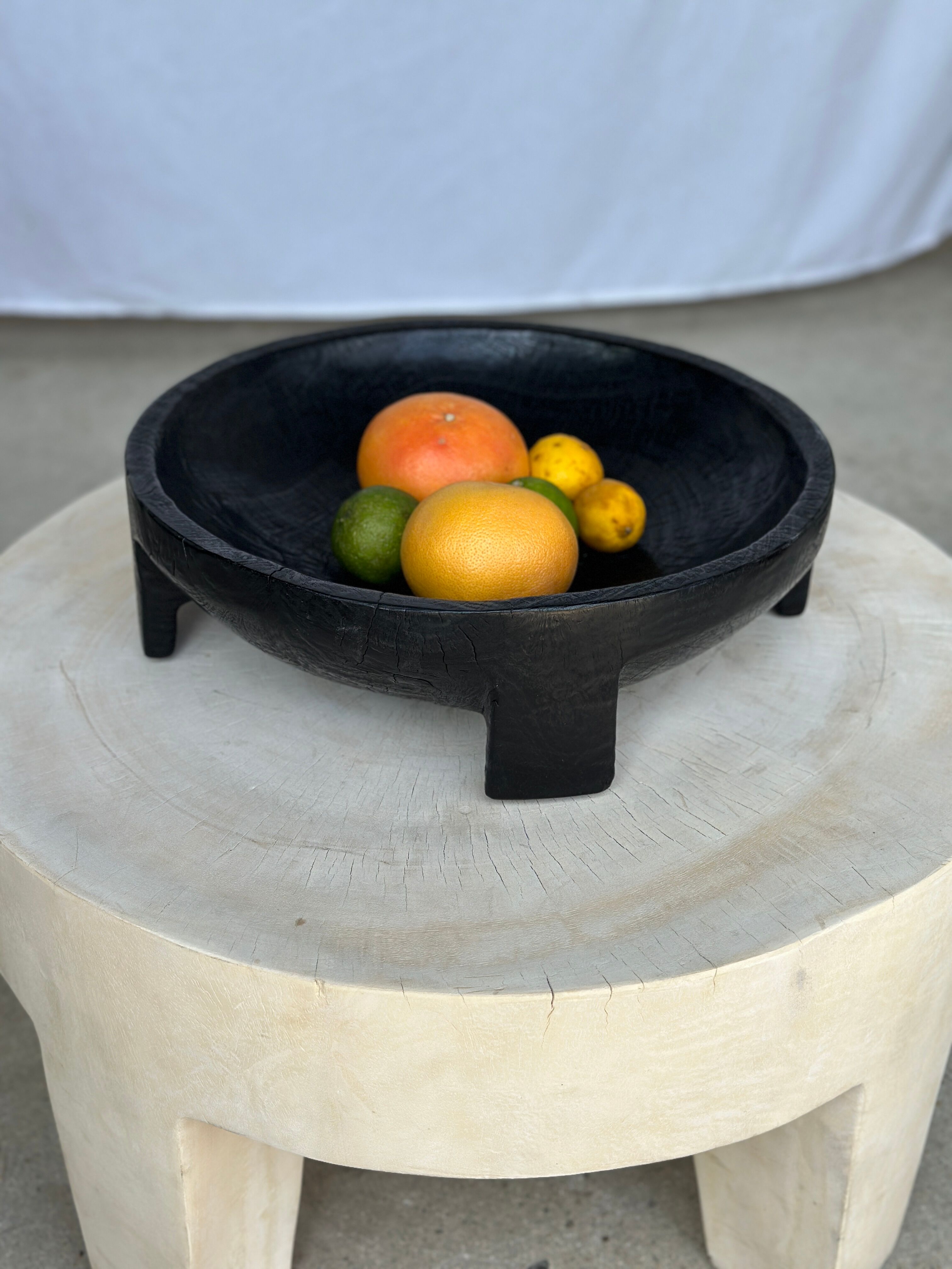 Cut in monoxyl mango wood