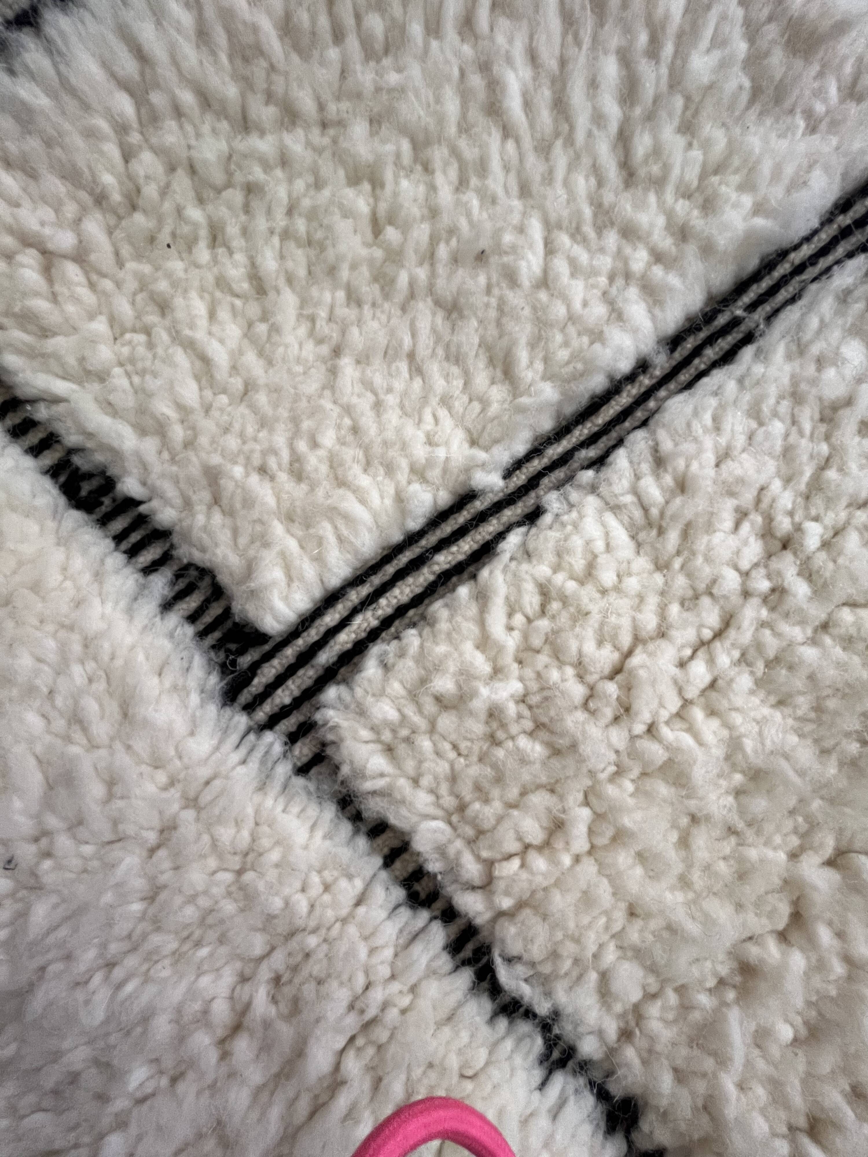 Beni Ouarain Berber rug 254/160cm