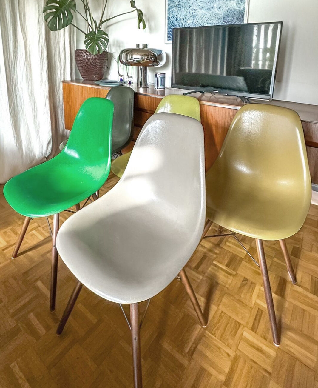 5 original EAMES chairs - HERMANN MILLER 1950