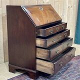Bureau dos d'âne anglais de style Georgien datant du XIXème siècle en acajou et chêne