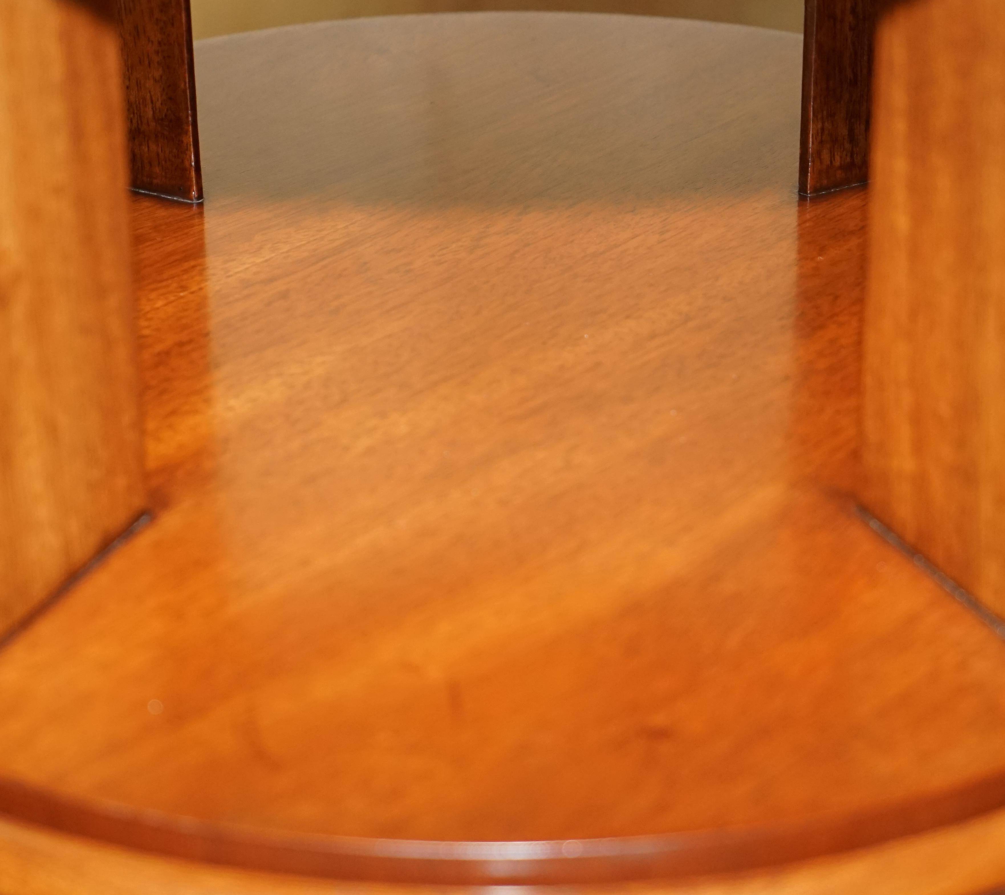 Table bibliothèque tournante Arthur Brett en satin, noyer et palissandre - style Regency