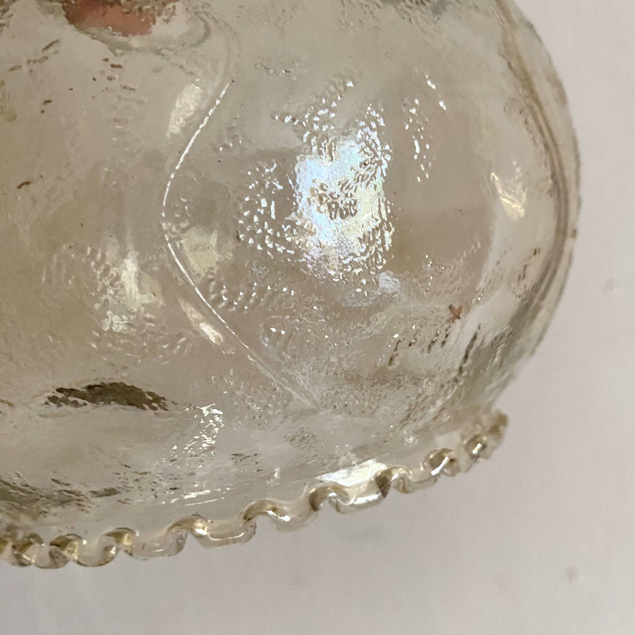 Abat jour vintage en verre moulé , globes en verre moulé