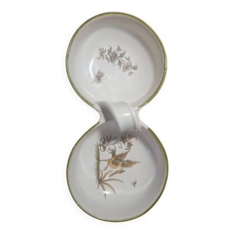 Servant hors d'oeuvres and mignardise decorations Moustiers