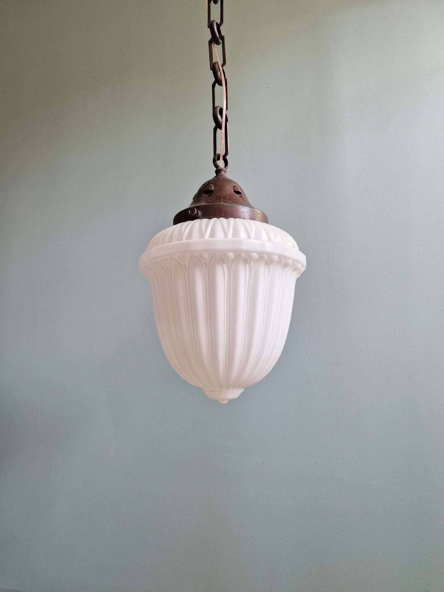 Art Deco suspension in pressed white opaline, 1920-30.