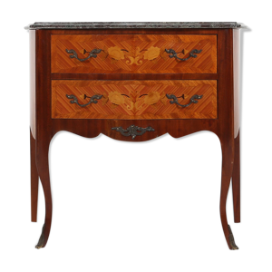 Commode de style antique