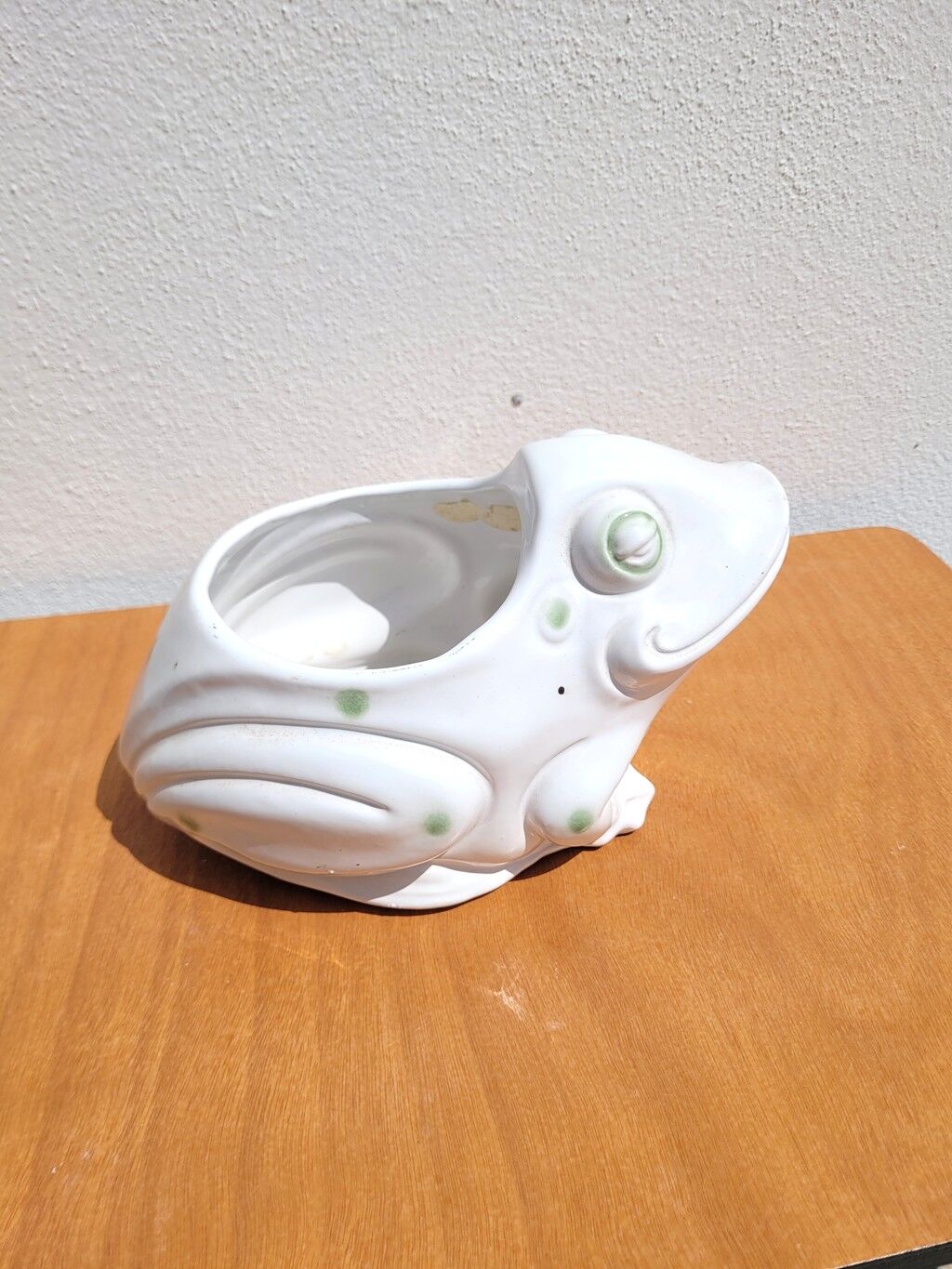 Ceramic frog cache-pot Italy
